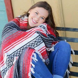 Meet your Posher, Felicity